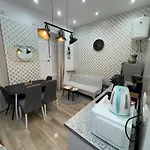 Apartmán Luxury Near The And Downtown Centrum 8 *