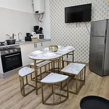 Apartment Luxury Near The And Downtown Centrum 8
