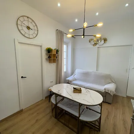 Апартаменты Luxury Near The And Downtown Centrum 8