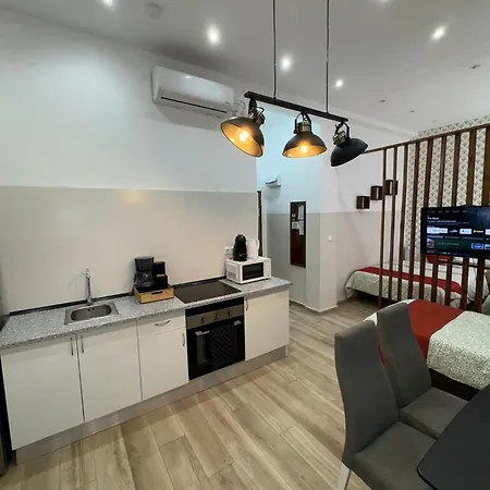 Luxury Near The And Downtown Centrum 8 Апартаменты *